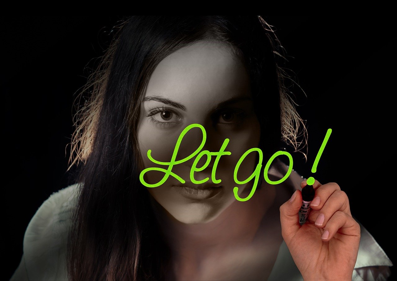 Let go of past blockages this December and start the new year with clarity, confidence